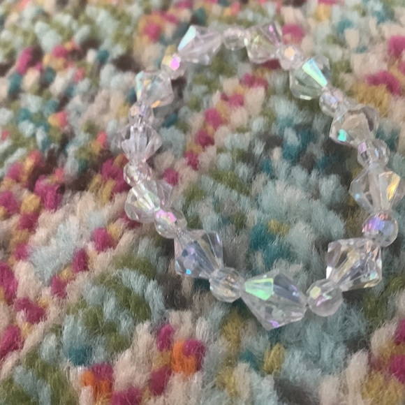 Clear bead bracelet - Picture 2 of 3